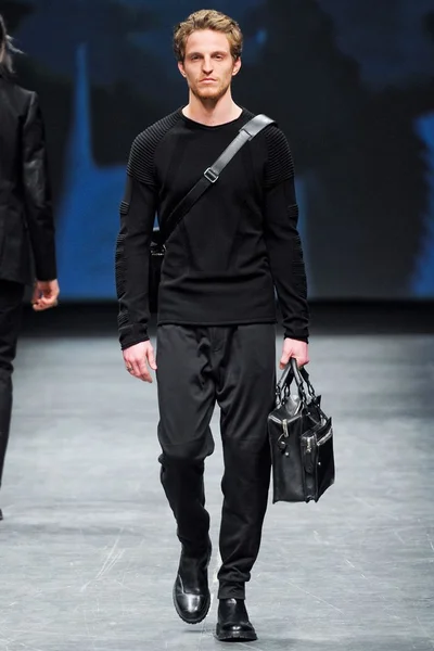 Look 26